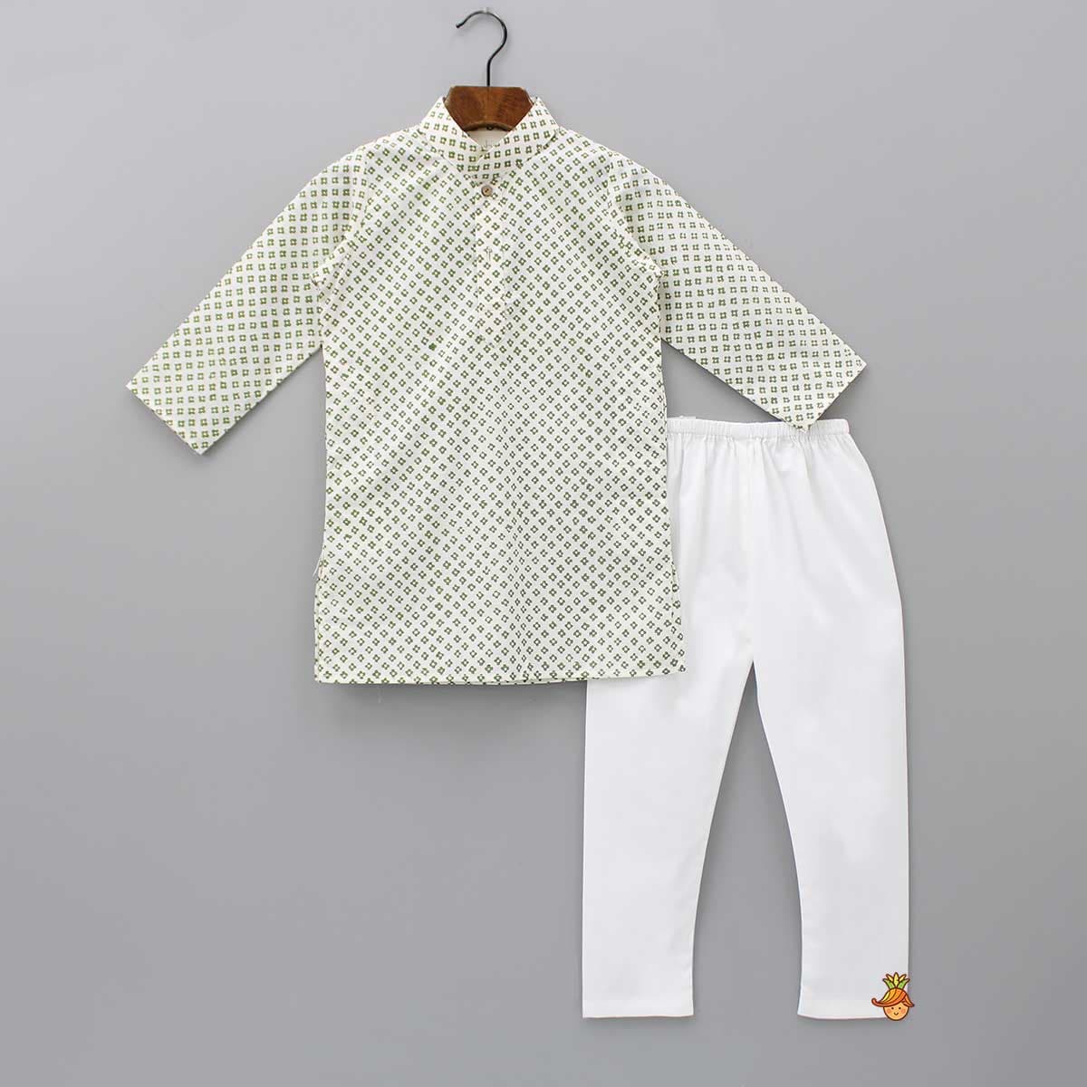 Green Tiny Flower Print Kurta And Pyjama view