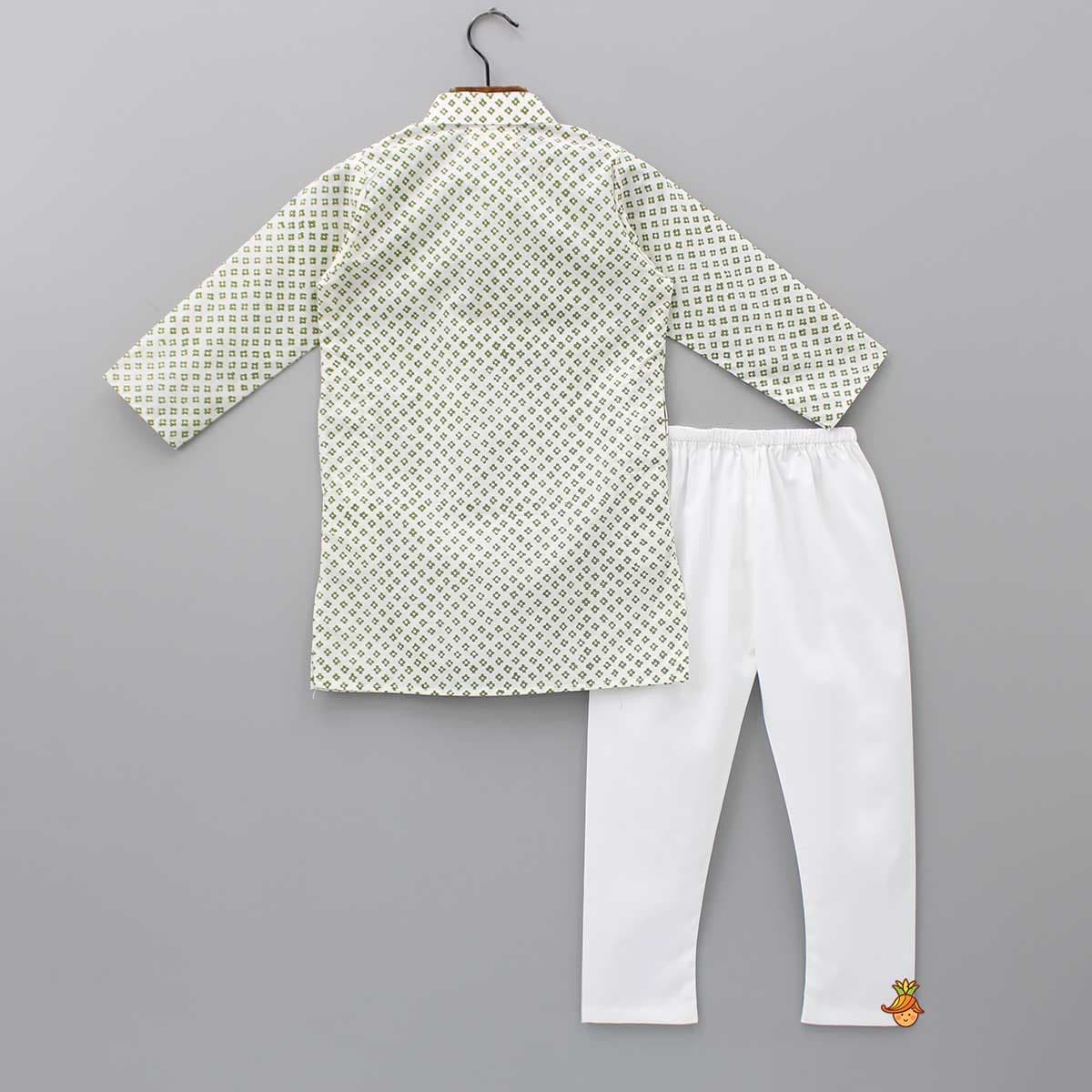 Green Tiny Flower Print Kurta And Pyjama view