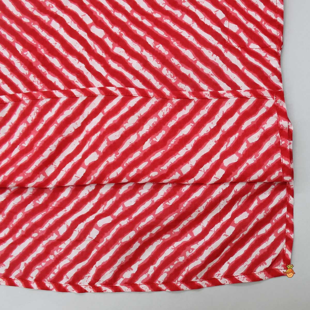 Leheriya Printed Mandarin Collar Red Kurta With White Pyjama view