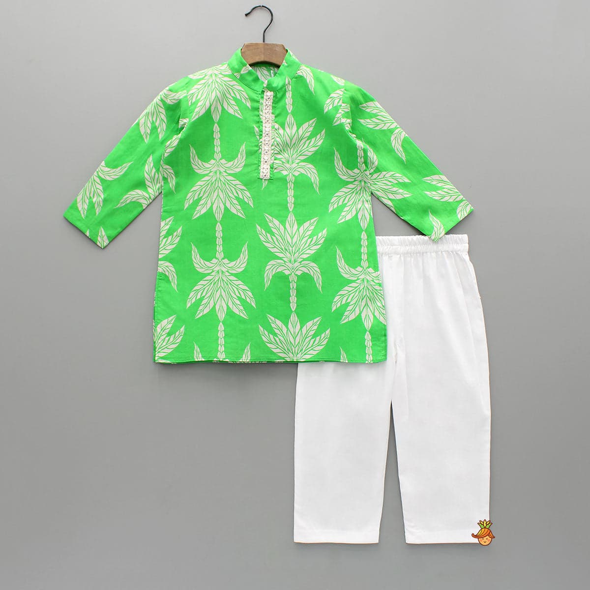 Pre Order: Printed Green Kurta With Pyjama