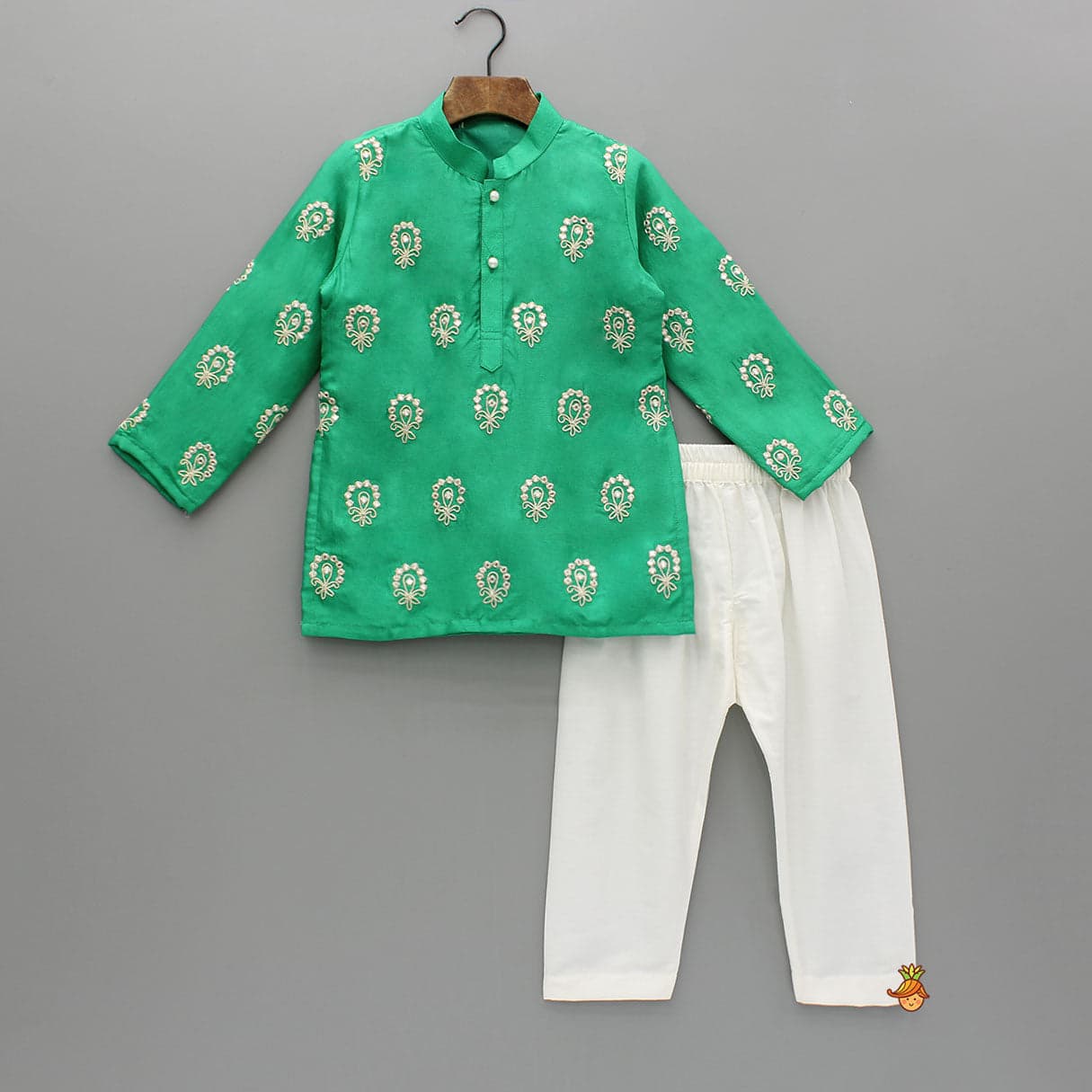 Pre Order: Green Embroidered Kurta And Pyjama
